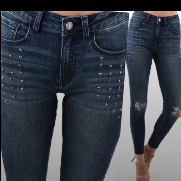 KanCan Denim - Kancan Distressed Rivet Skinny Jeans
